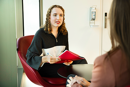 Pflegefachperson HF/FH Psychiatrie Gespräch